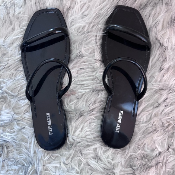 Steve Madden Glossy Black Women's Sandals - Picture 1 of 3